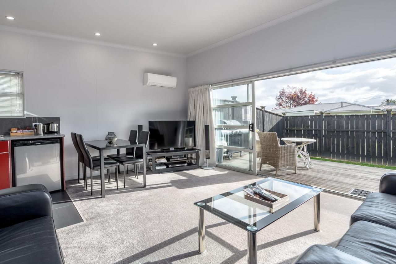 Two Four Cologne Villa Martinborough Exterior photo