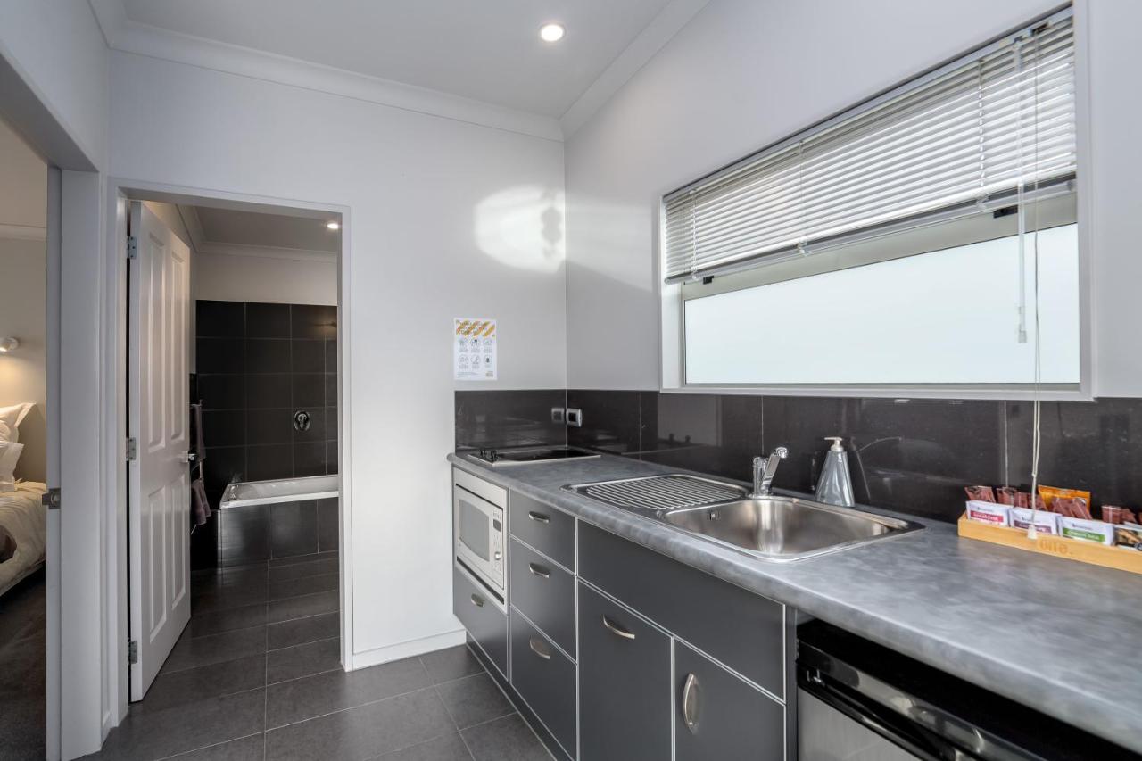 Two Four Cologne Villa Martinborough Exterior photo