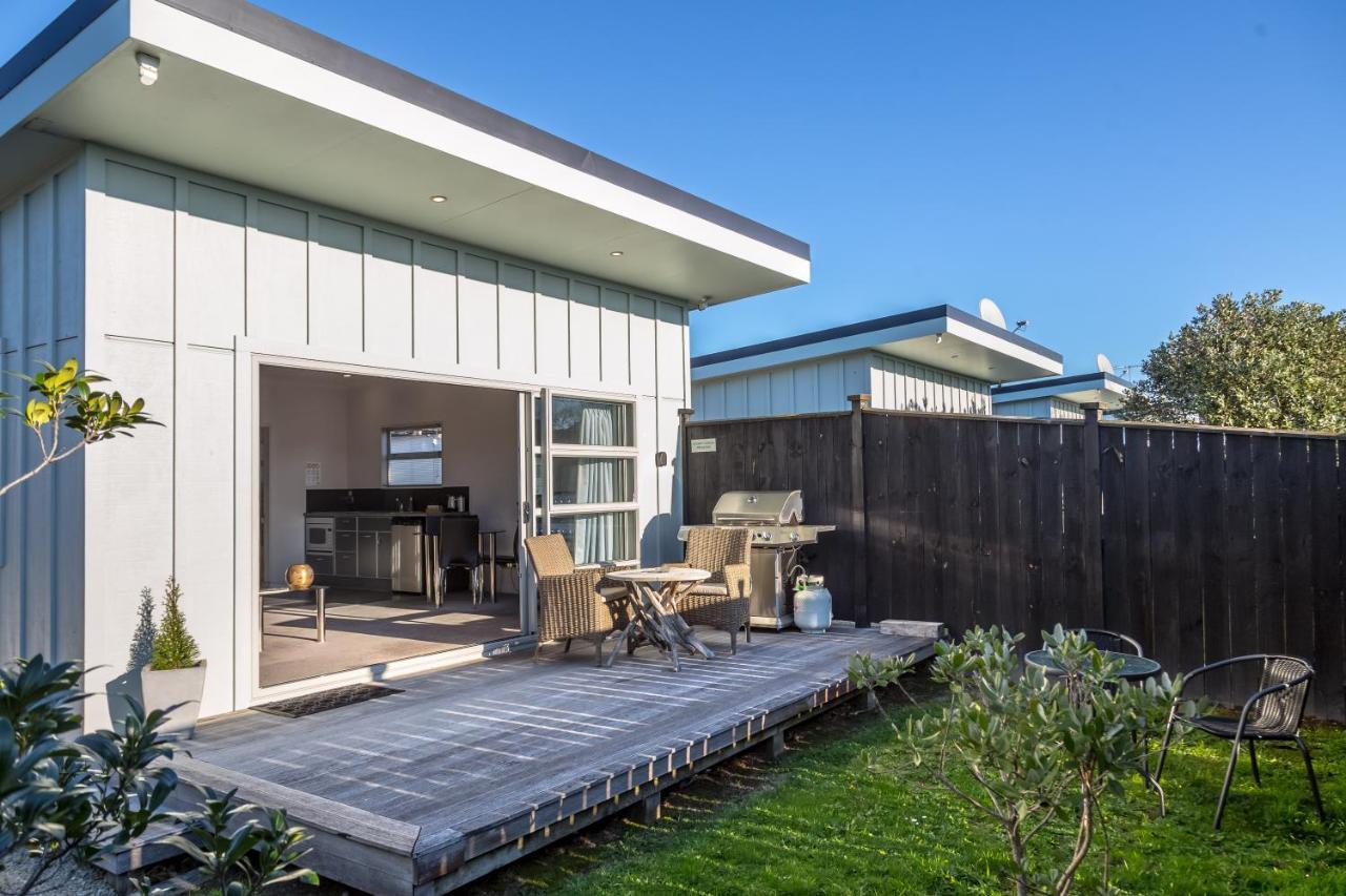 Two Four Cologne Villa Martinborough Exterior photo
