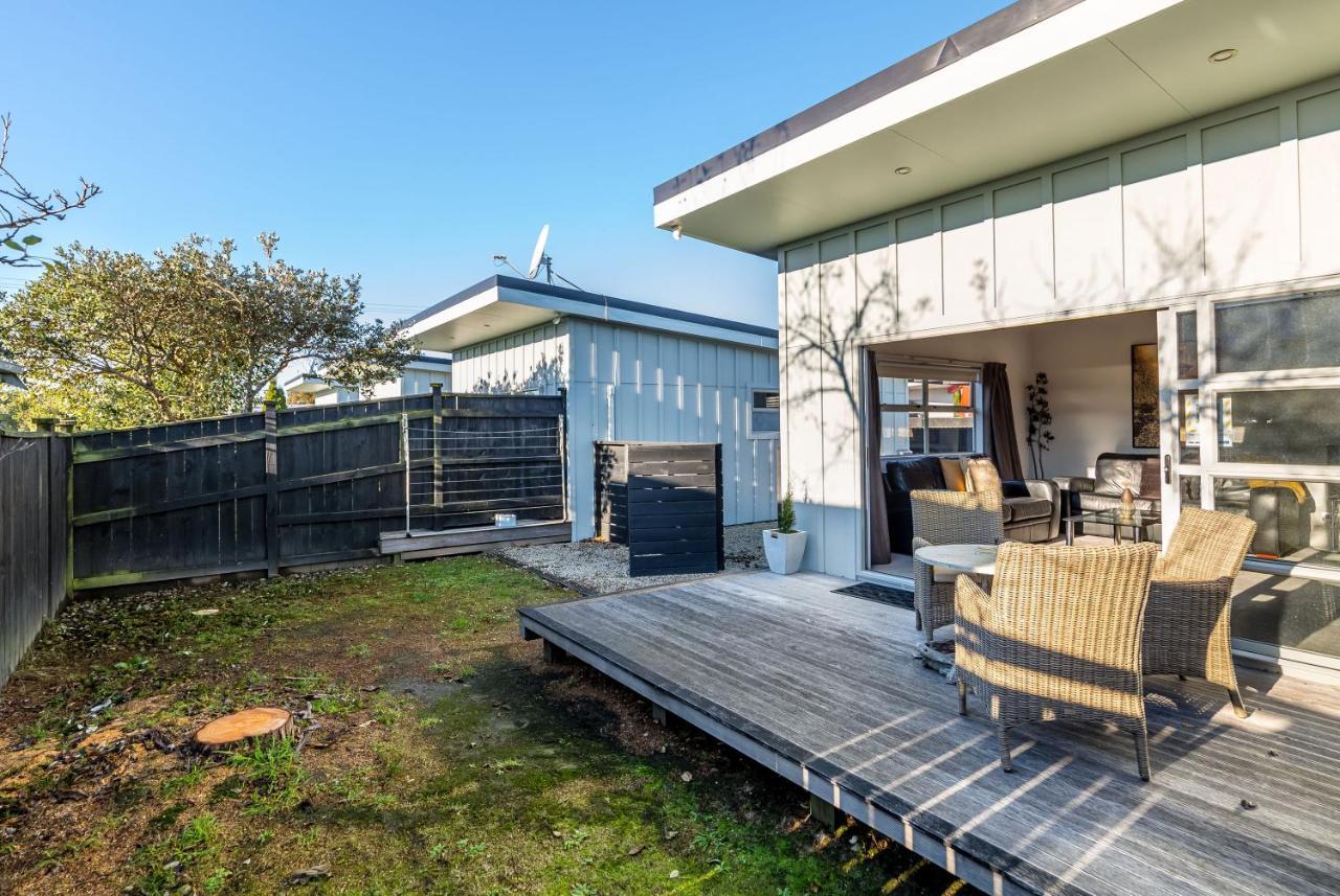 Two Four Cologne Villa Martinborough Exterior photo