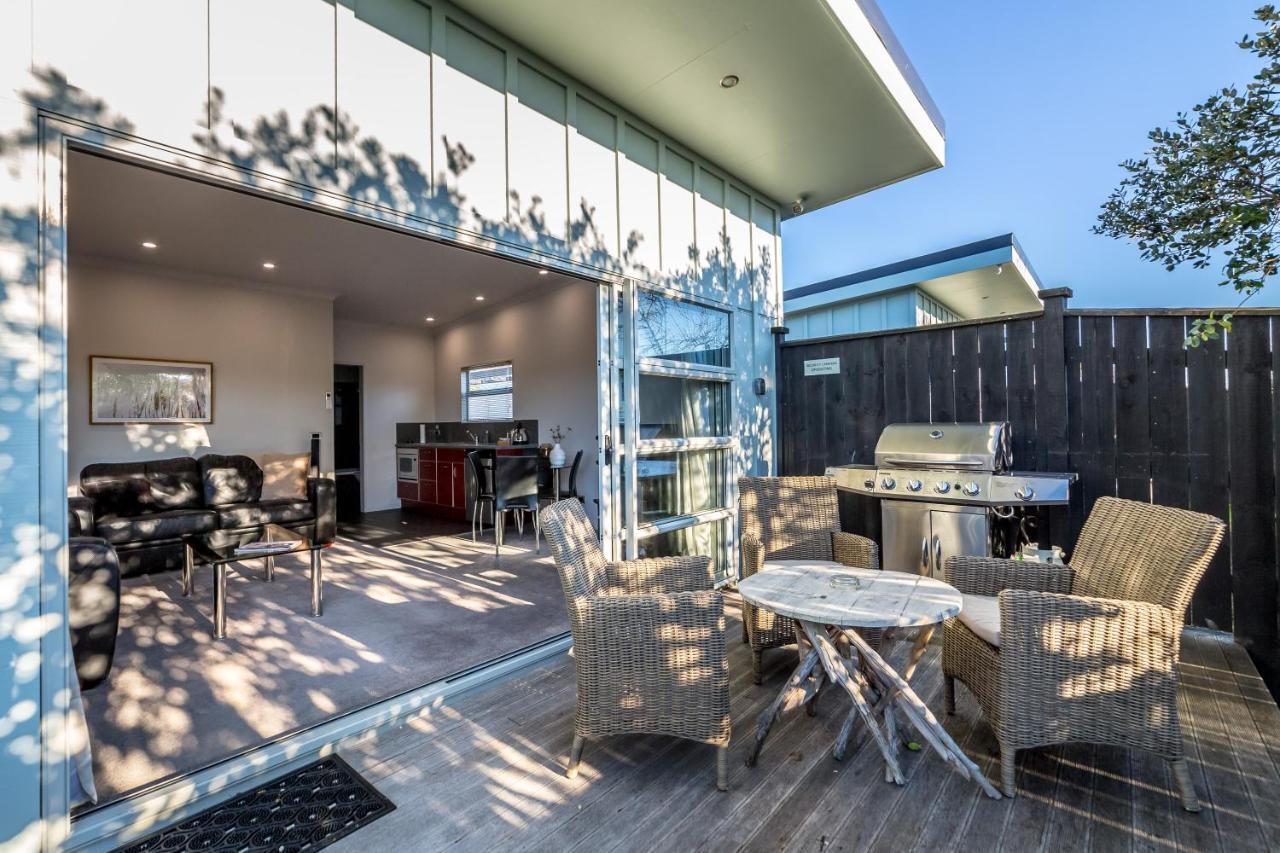 Two Four Cologne Villa Martinborough Exterior photo