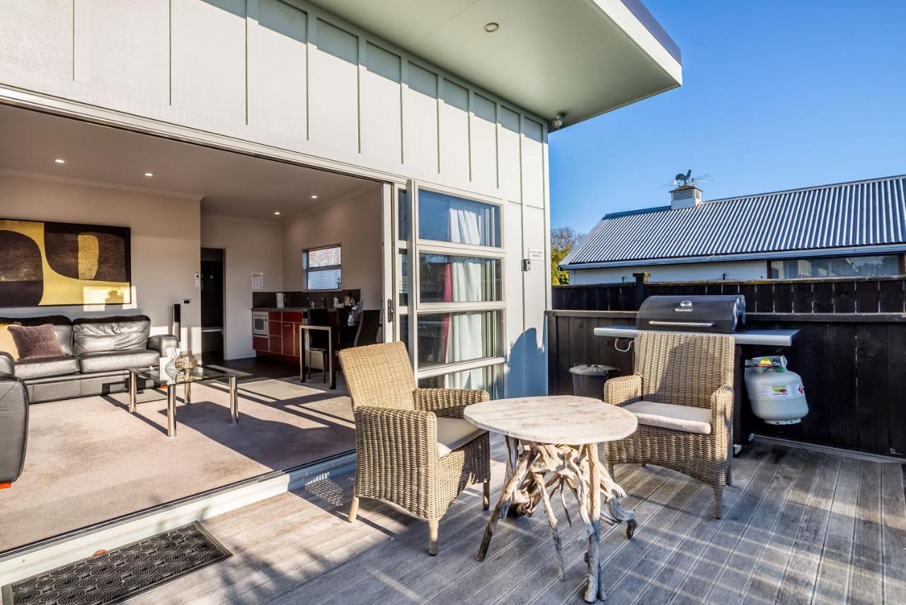 Two Four Cologne Villa Martinborough Exterior photo