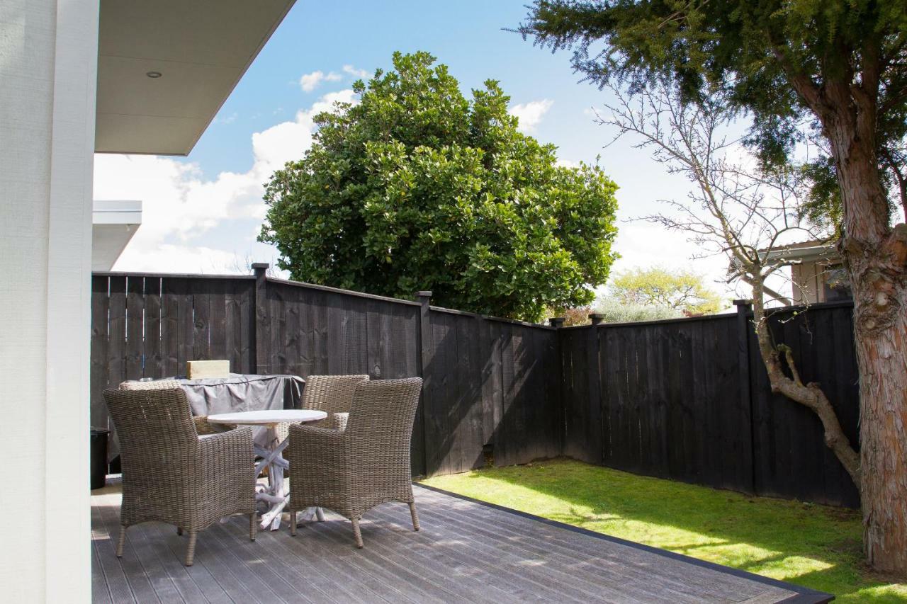 Two Four Cologne Villa Martinborough Exterior photo